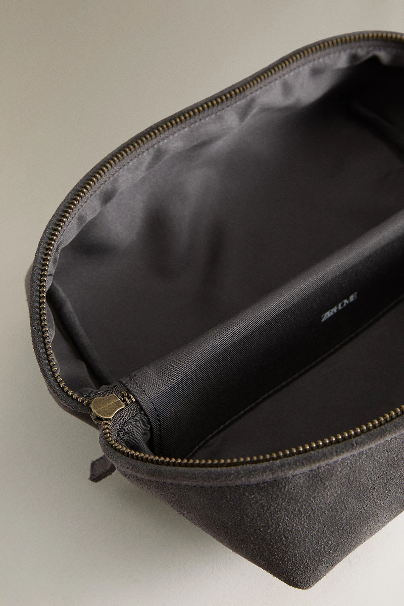 MEDIUM SPLIT SUEDE MAKEUP BAG