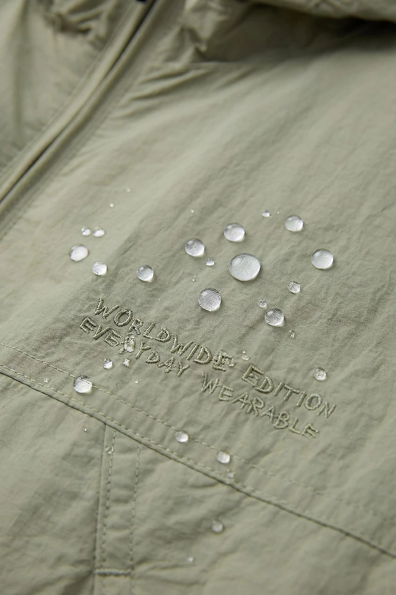 HOODED WATER REPELLENT RAINCOAT