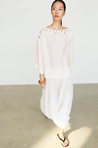Linen boat neck blouse with embroidery
