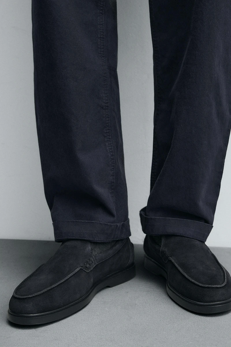 CASUAL LEATHER LOAFERS