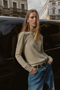 FINE KNIT SWEATER