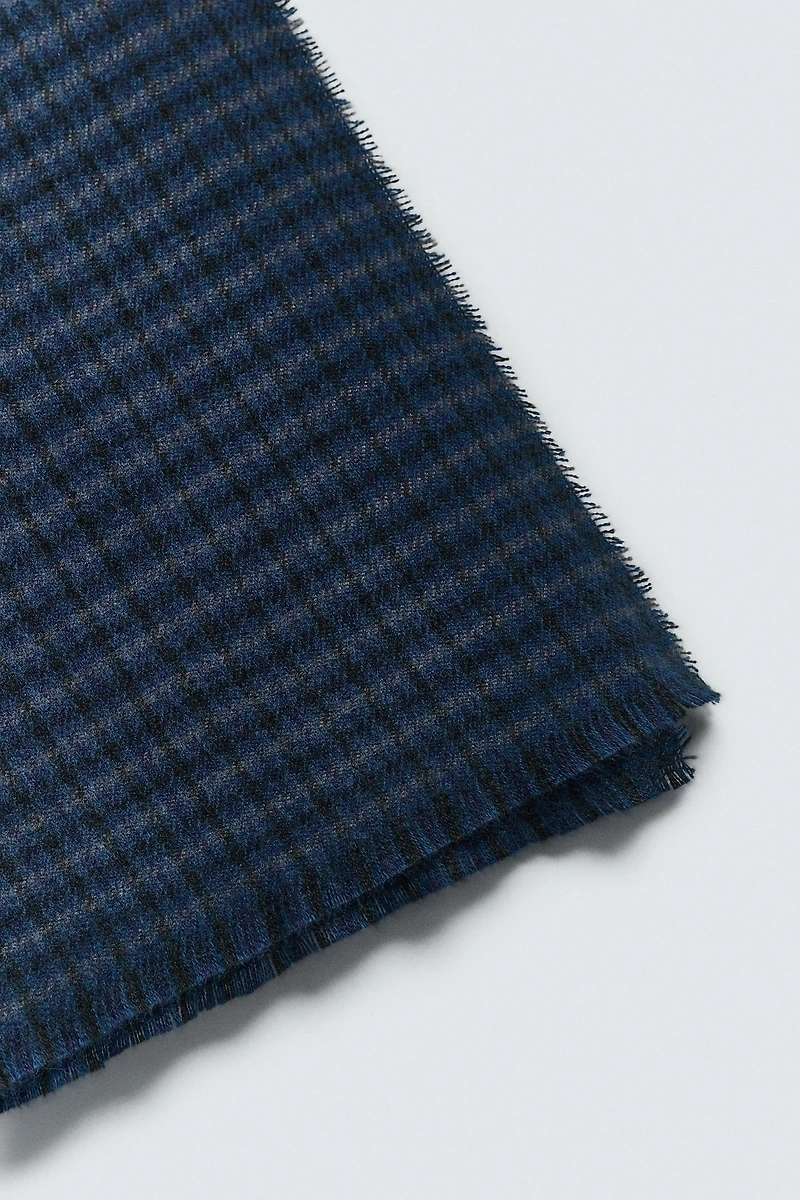 ÉCHARPE À CARREAUX