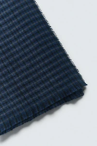 ÉCHARPE À CARREAUX