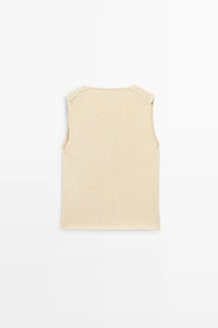 Cotton blend knit top with button detail