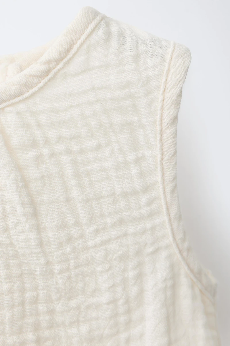 TEXTURED LACE BLOUSE