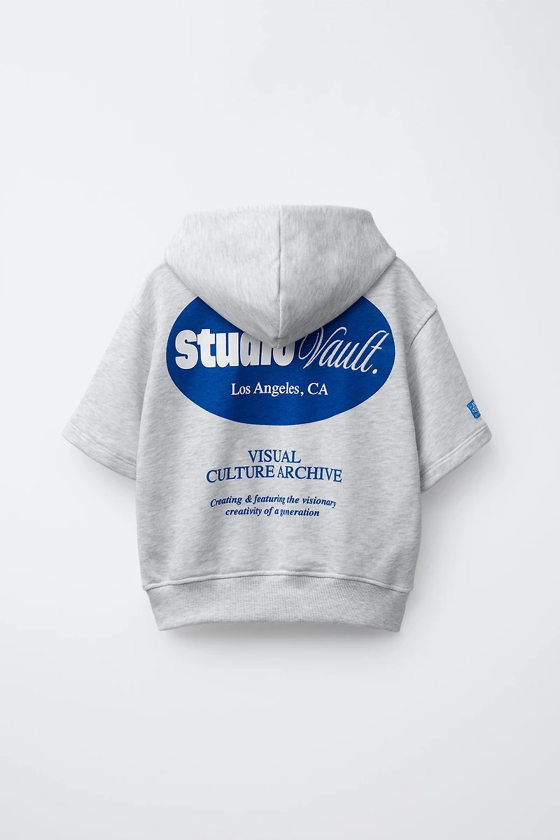 SHORT SLEEVE RAISED SWEATSHIRT