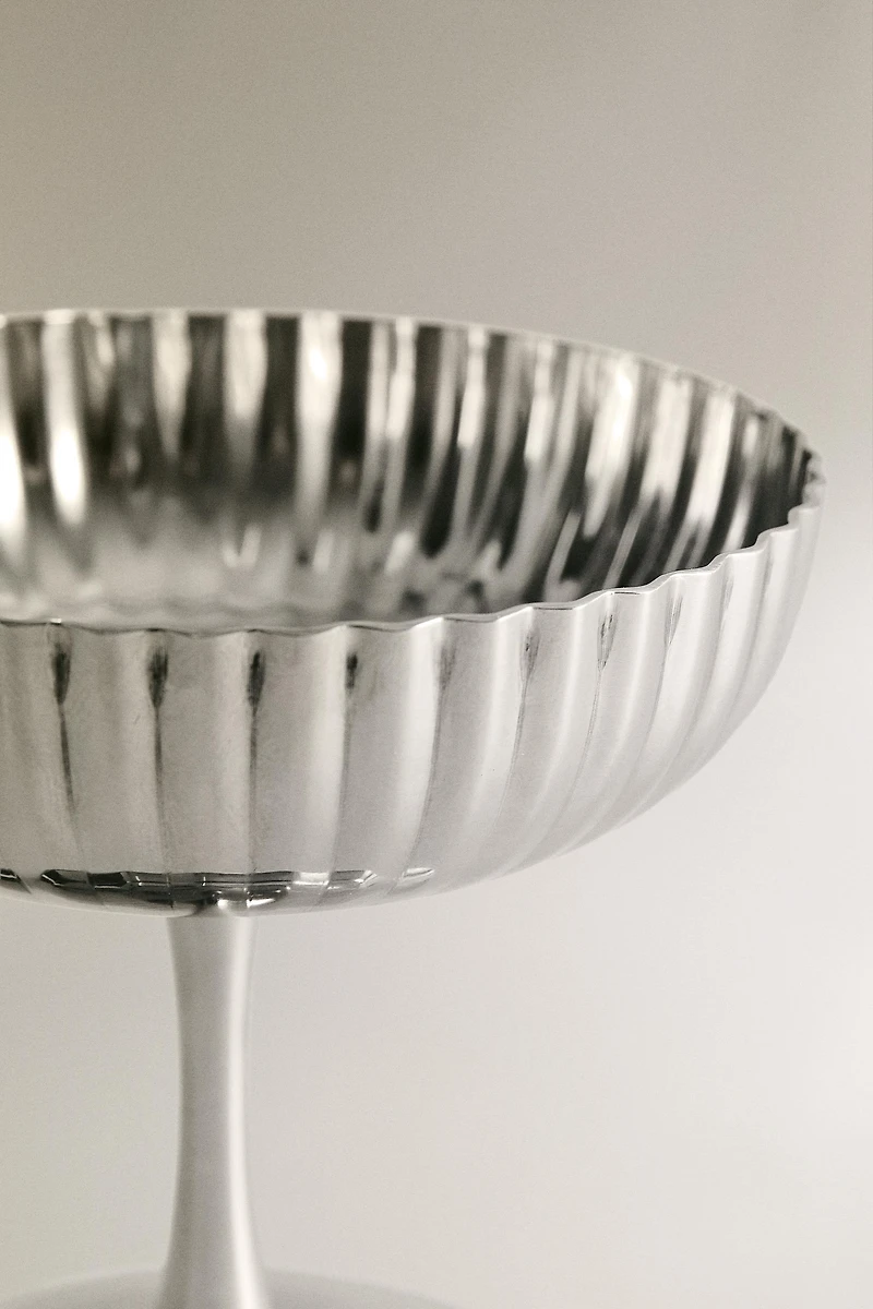 VERRE EN MÉTAL ONDULÉ