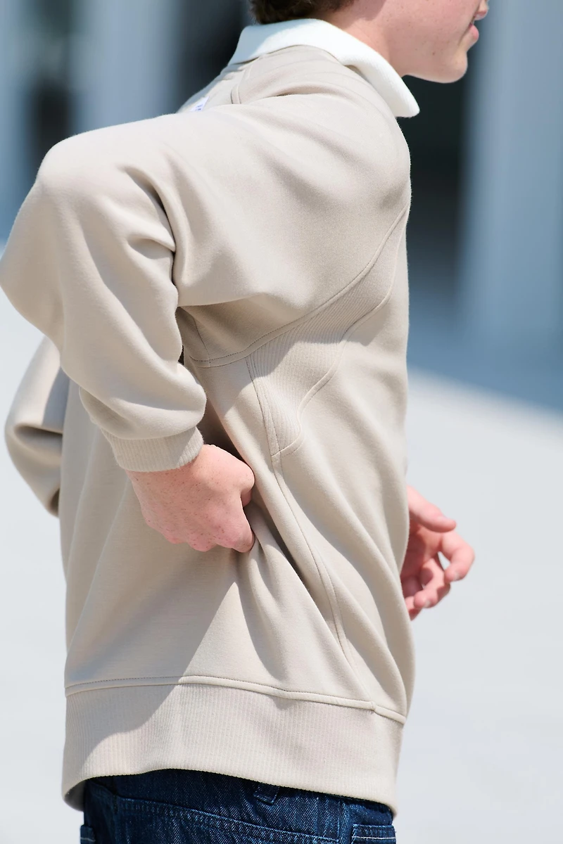 SPORTY MODAL SWEATSHIRT