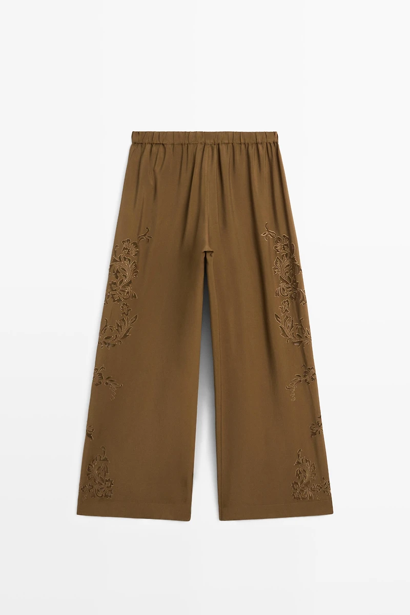 Pantalon large fluide brodé