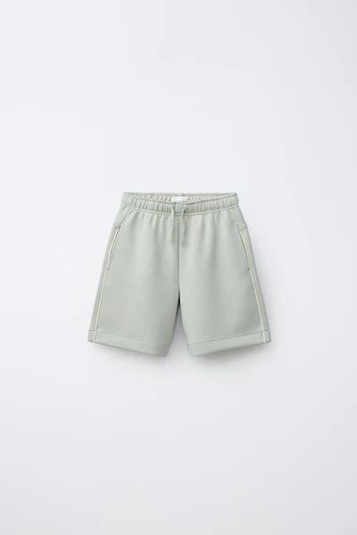 SHORT SPORT À LISERÉS