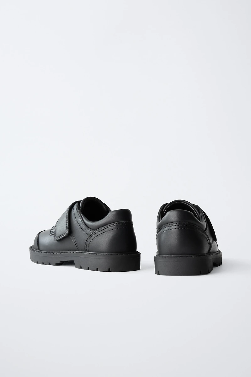 CHAUSSURES EN CUIR