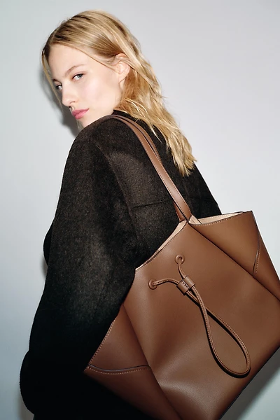 MAXI SHOPPER WITH DETAILS