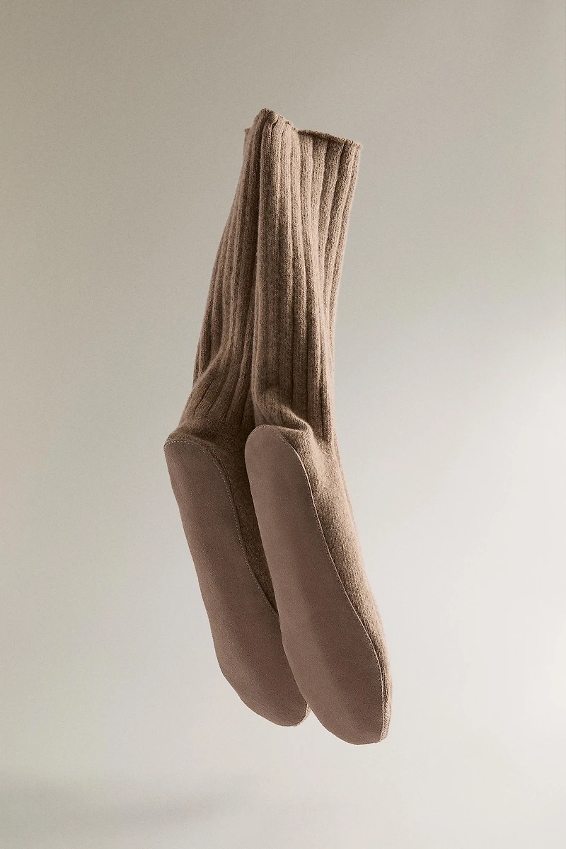 CASHMERE SOCKS WITH LEATHER SOLE