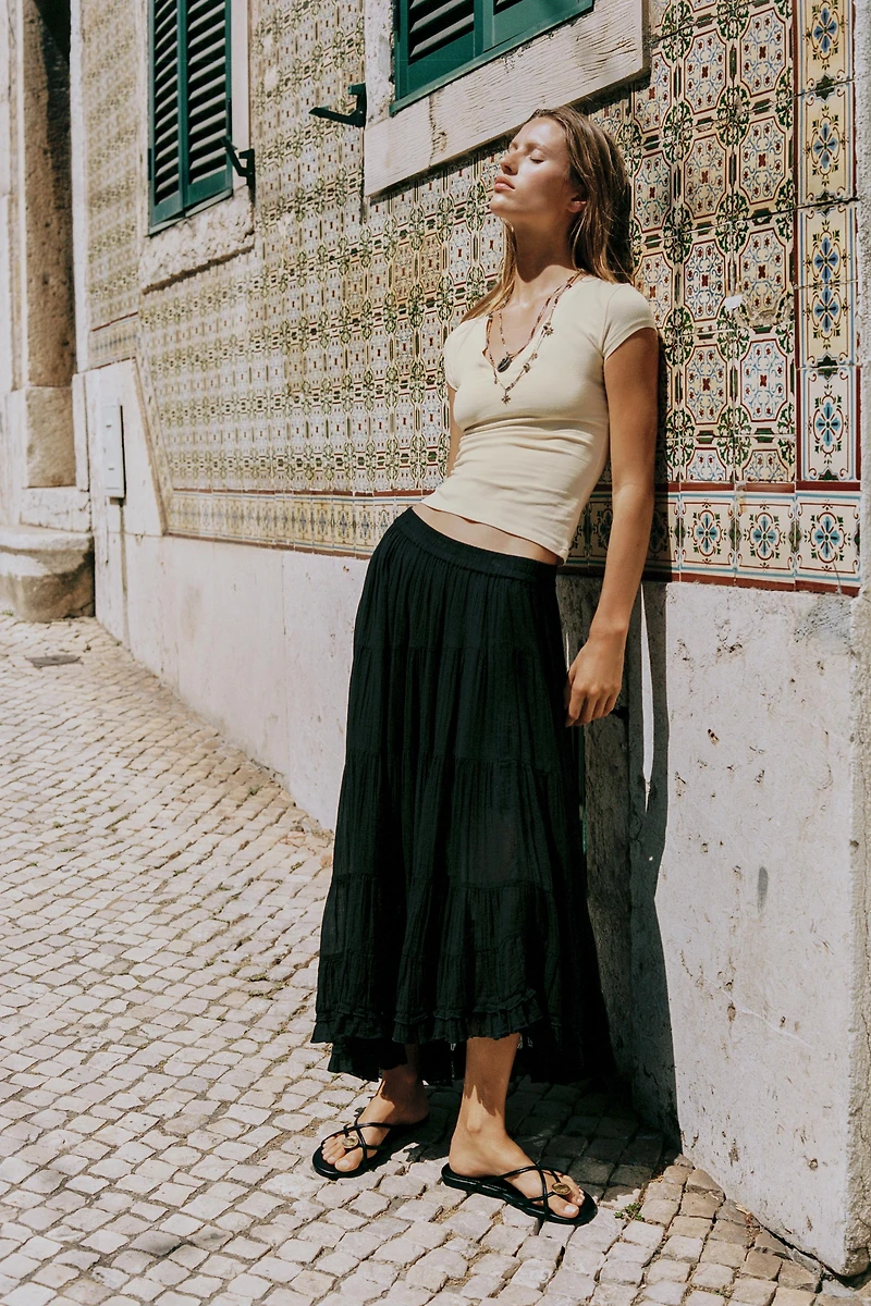 ASYMMETRIC MIDI SKIRT