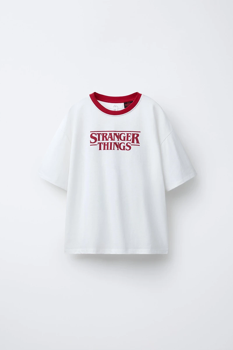 STRANGER THINGS © NETFLIX CONTRAST COLLAR T-SHIRT