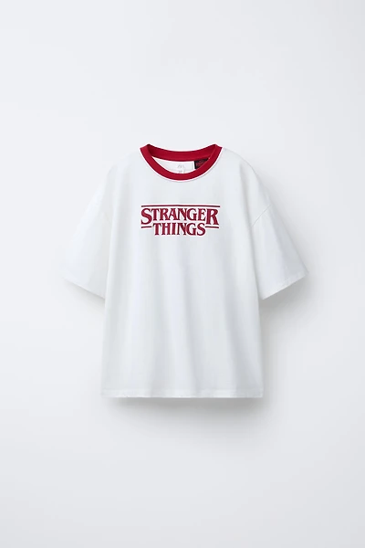 STRANGER THINGS © NETFLIX CONTRAST COLLAR T-SHIRT