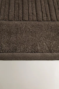 VELOUR TEXTURED STRIPED BATH MAT