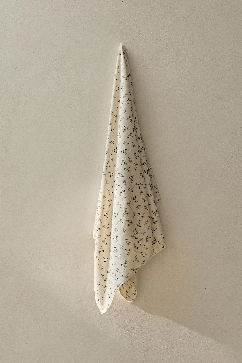 FLORAL BATH TOWEL