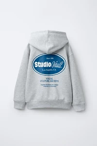 RAISED TEXT HOODIE SWEATSHIRT