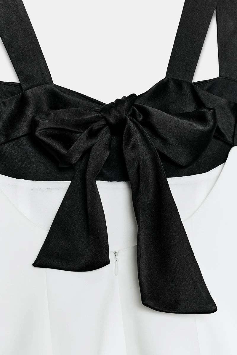 CONTRASTING BACK TIE TOP