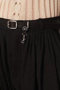 CONTRAST LEATHER BELT