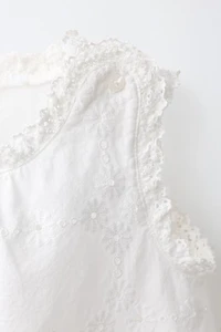 EMBROIDERED LACE TRIM BLOUSE