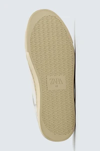CONTRASTING SOLE SNEAKERS