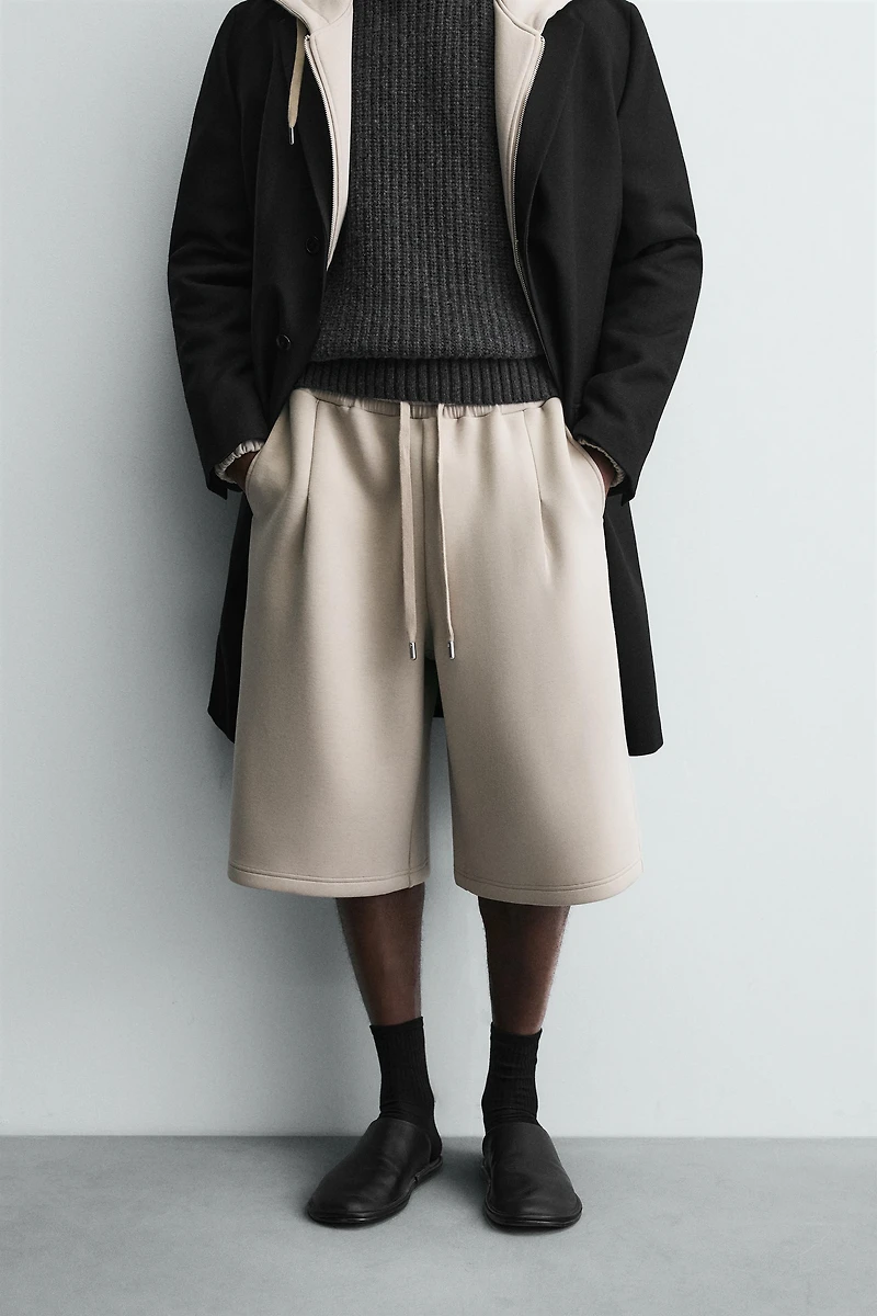 SHORT EFFET NÉOPRÈNE À PINCES