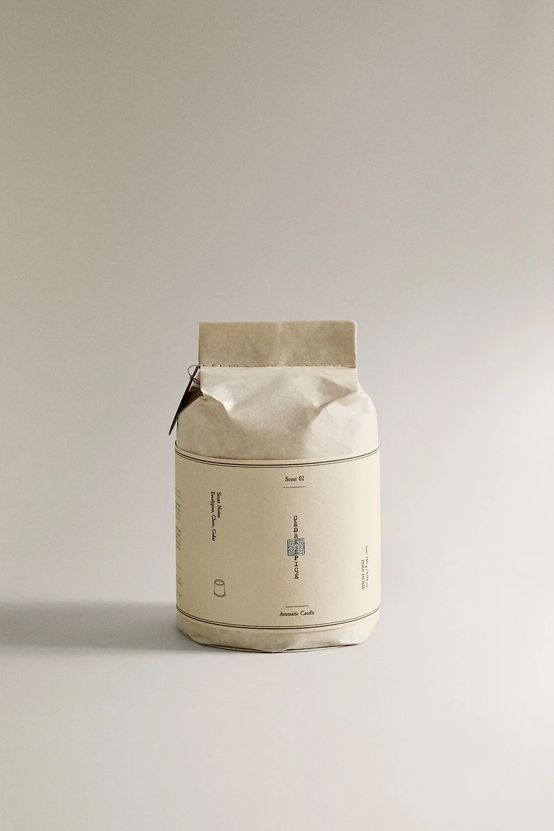 (140 G) CÈDRE ÉPICÉ SCENTED CANDLE