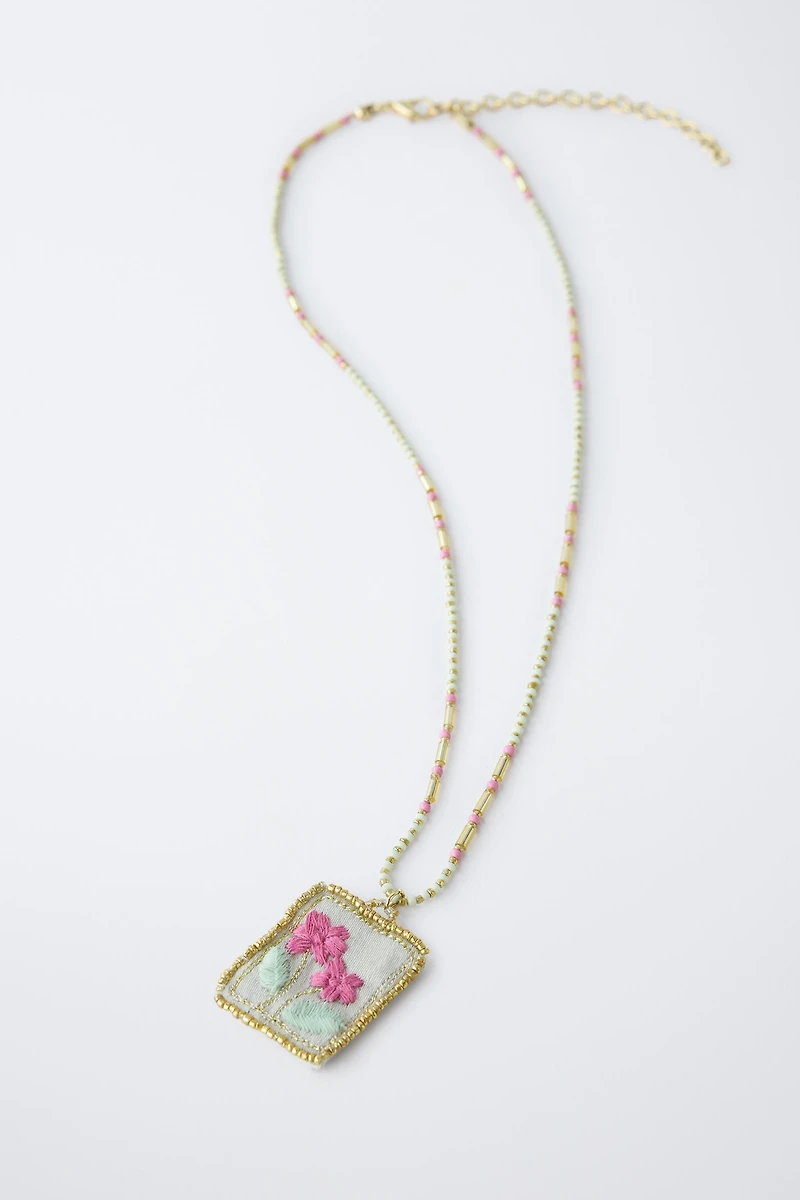 BEADED PENDANT NECKLACE