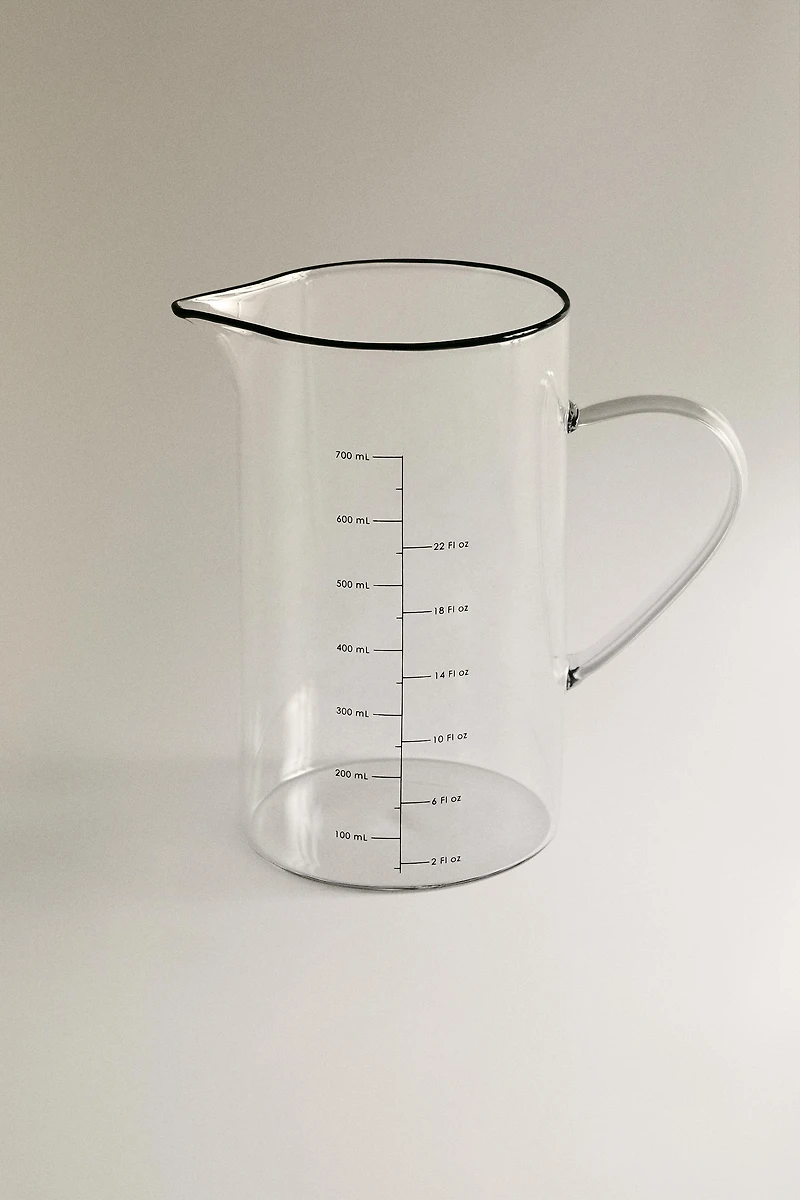 BOROSILICATE GLASS MEASURING PITCHER