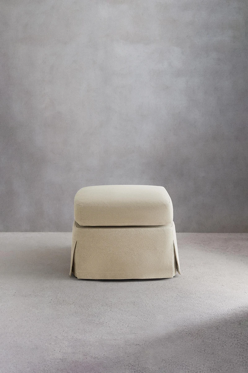 FOOTSTOOL 01