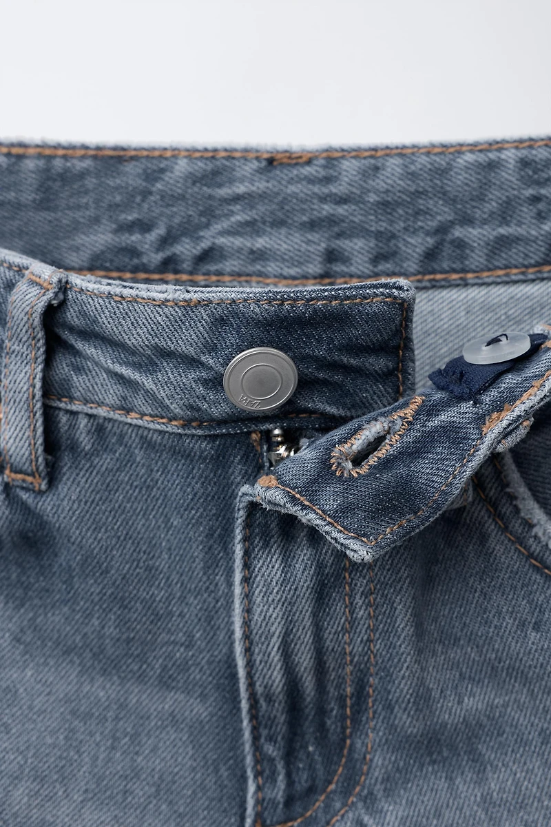 STRAIGHT LEG JEANS