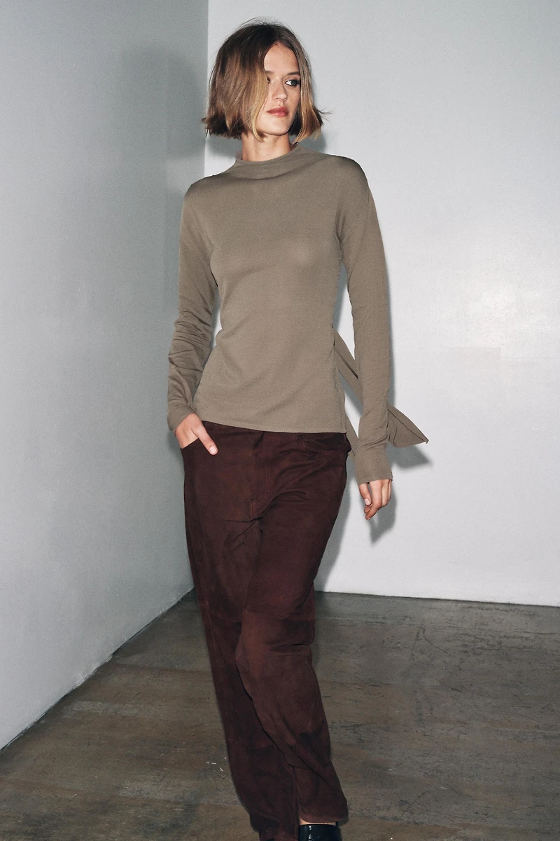 KNOTTED BACK KNIT TOP