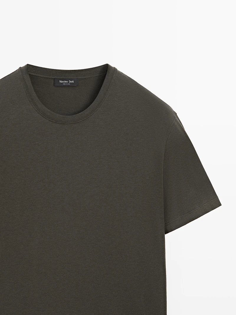 Short sleeve cotton blend T-shirt