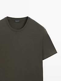 Short sleeve cotton blend T-shirt