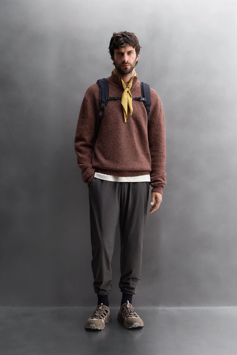 PULL BIMATIÈRE À COL ZIPPÉ