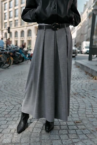 PLEATED BELTED MIDI SKIRT