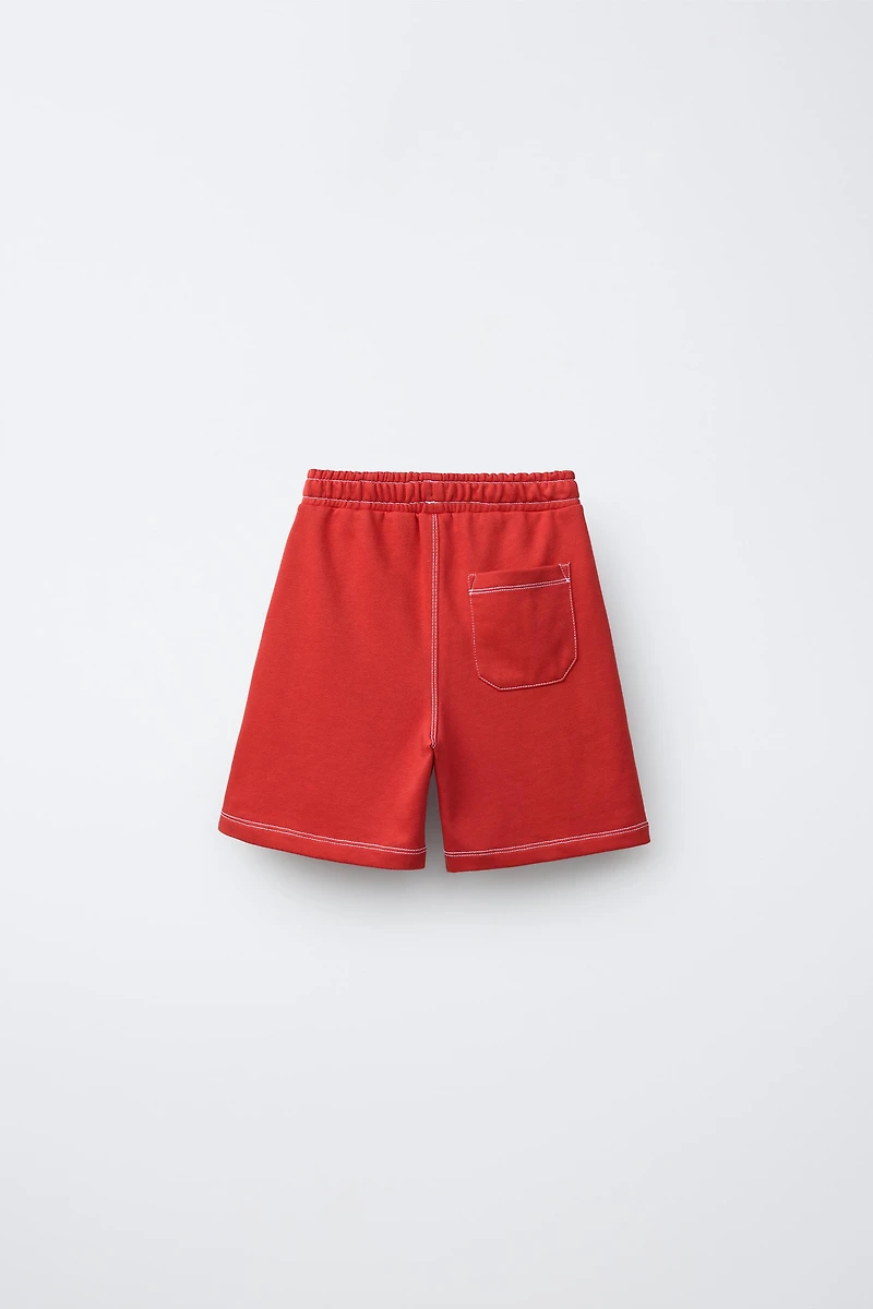 ENSEMBLE T-SHIRT ET BERMUDA EN MOLLETON SURPIQÛRES