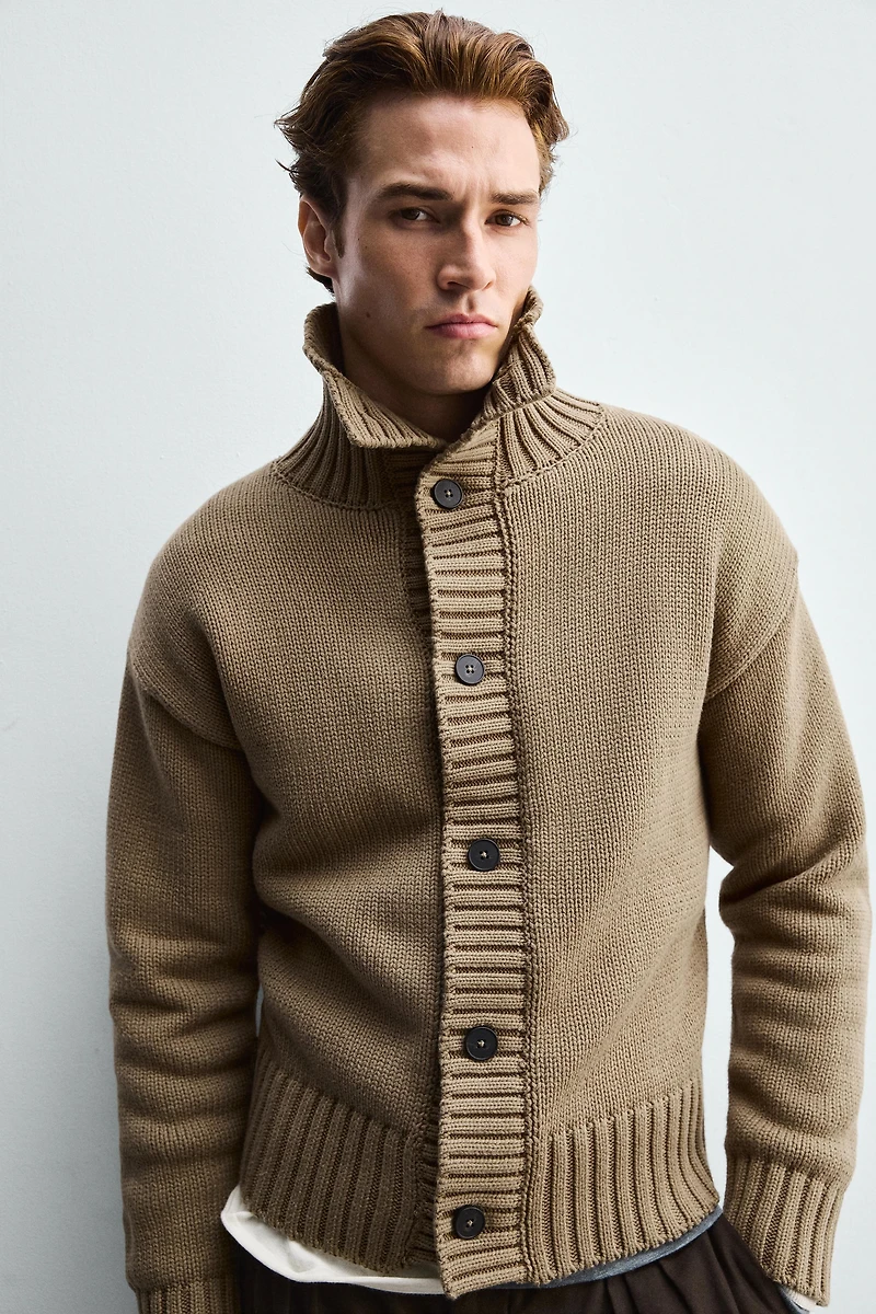 STRUCTURED KNIT CARDIGAN