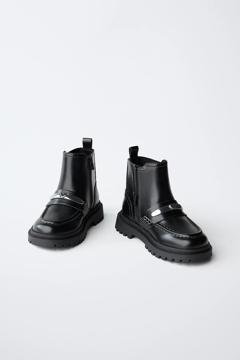 BOTTES DÉTAIL CŒUR