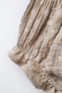EMBROIDERED FLOWER BOTTOMS