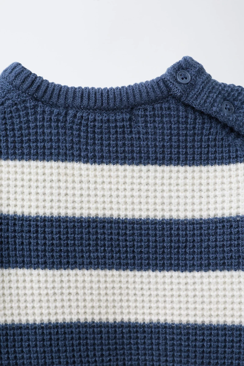 WAFFLE KNIT SQUIRREL PATCH SWEATER