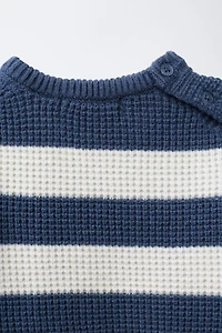 WAFFLE KNIT SQUIRREL PATCH SWEATER