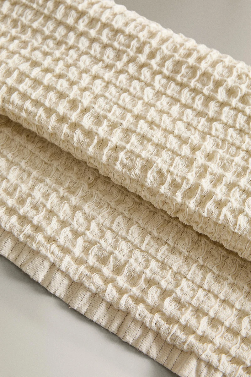 SERVIETTE DE BAIN GAUFRÉE RAYÉE