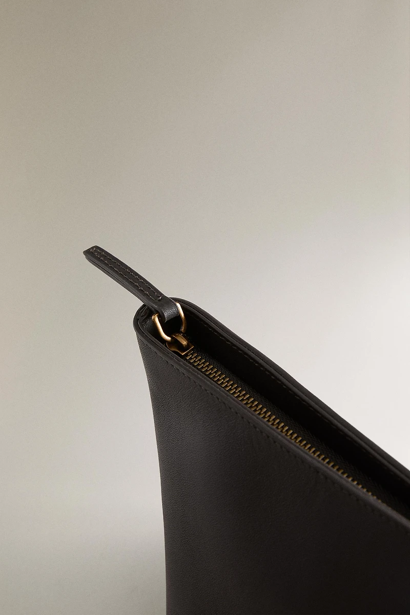 LEATHER MAKEUP BAG