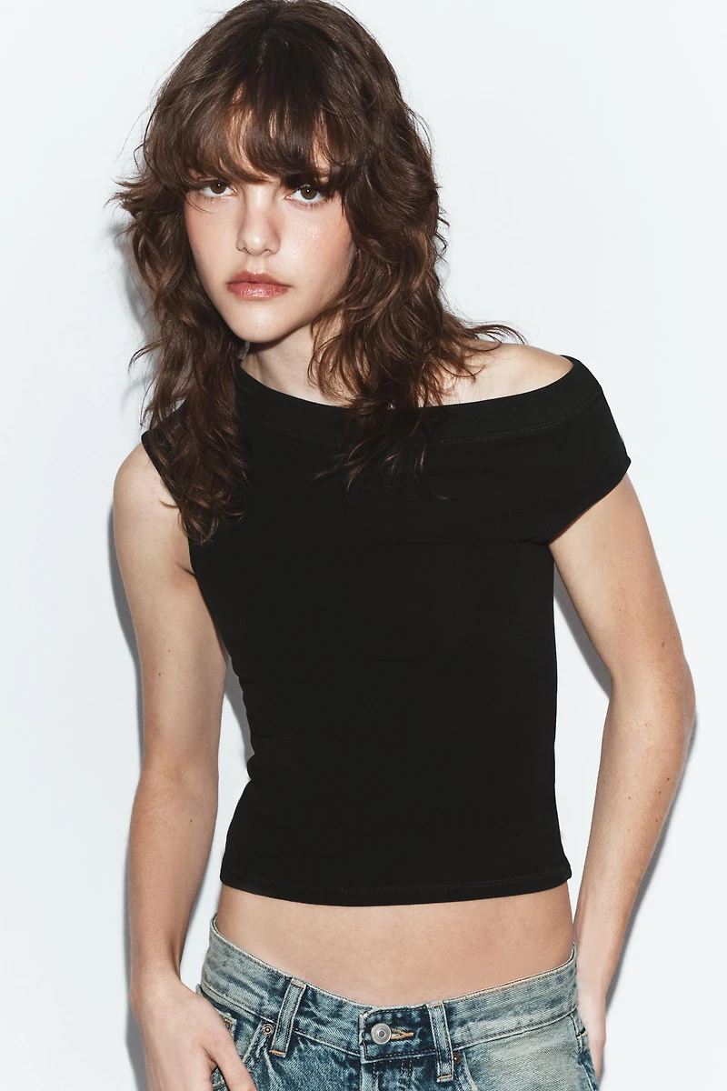 BOAT NECK T-SHIRT
