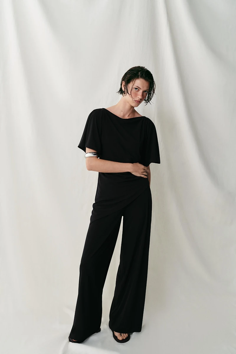 PANTALON DROIT EN CRÊPE À OUVERTURES