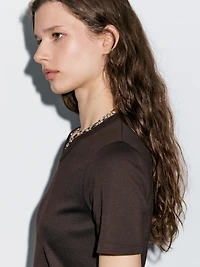 100% cotton V-neck T-shirt