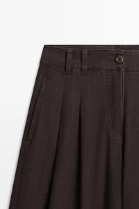 Pleated barrel fit jeans